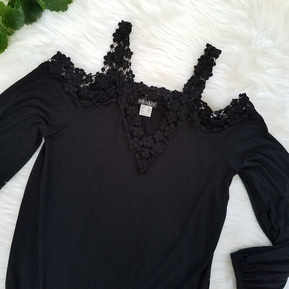 venus crochet cold shoulder top